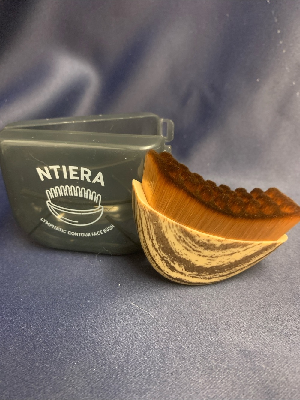 NTIERA Lymphatic Contour Face Brush - Brown Bristles
